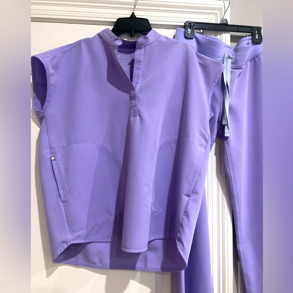 Figs scrubs